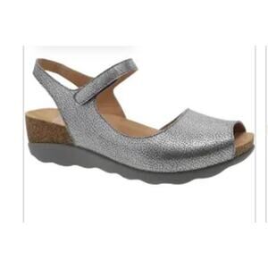 Dansko Marcy Peep Toe Leather Wedge Sandals Pewter Metallic Size 40 (9.5-10)